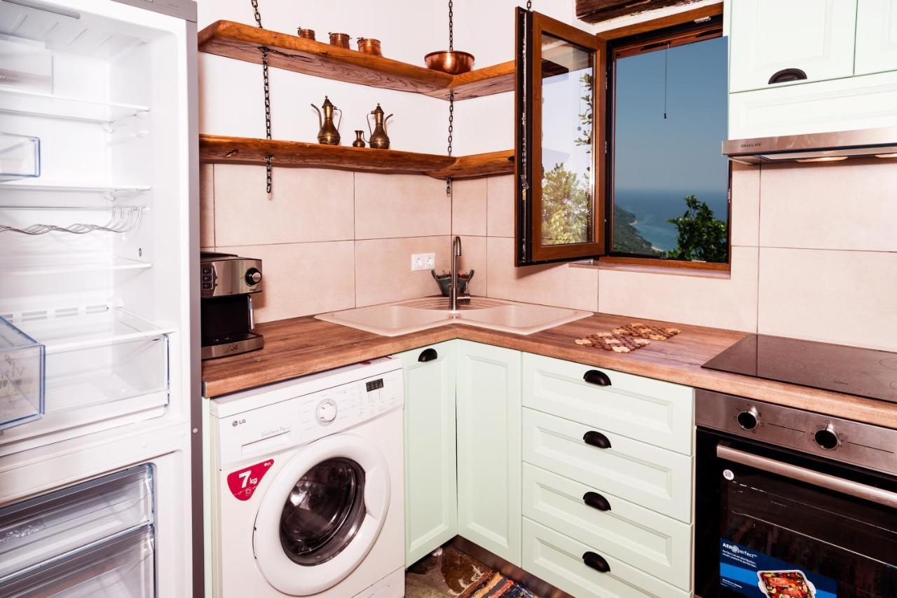 Holiday home Aristoteli's Stone House *