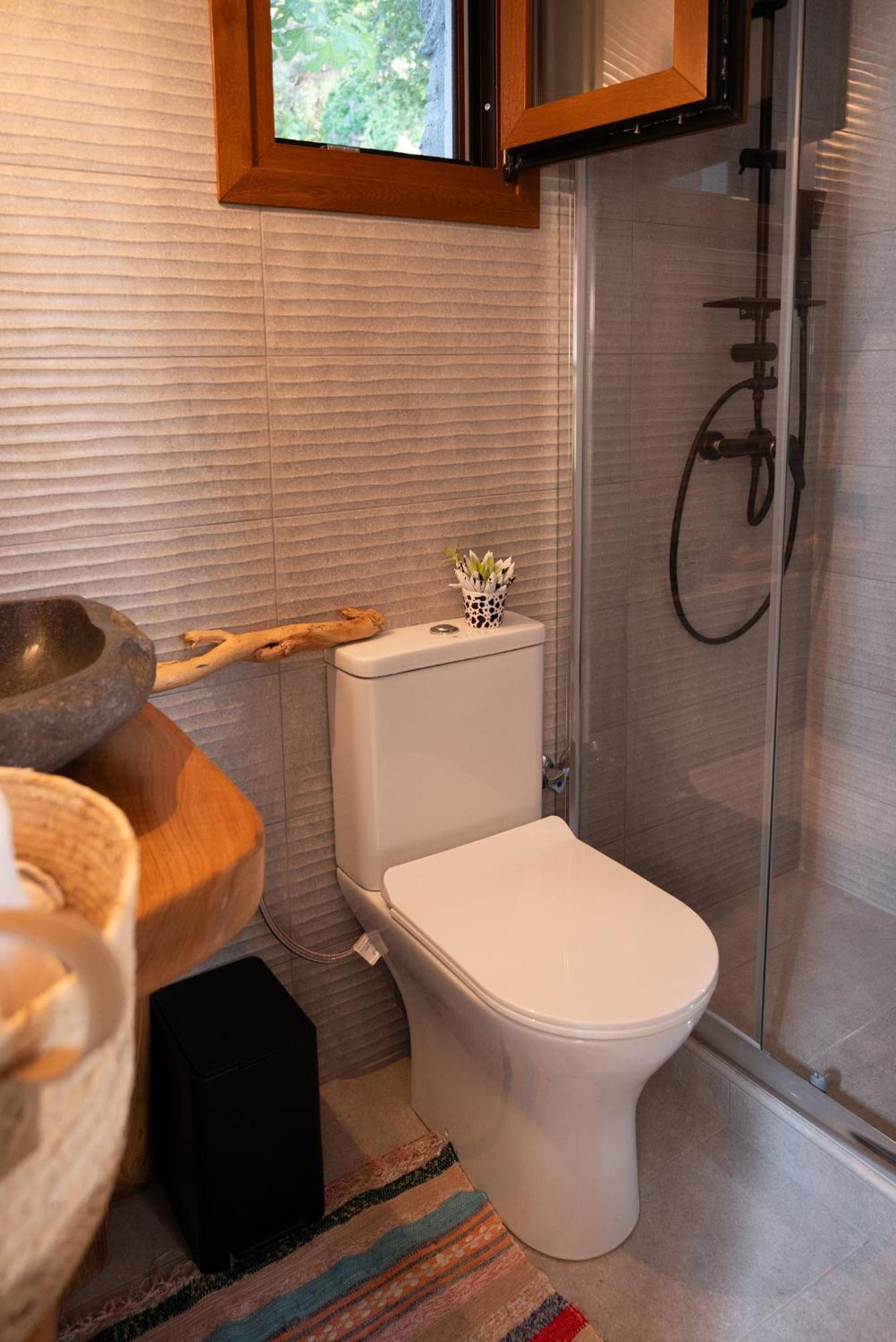 Holiday home Aristoteli's Stone House *